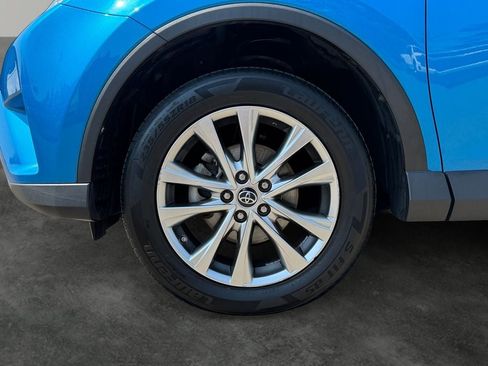 Used 2018 Toyota RAV4 Limited AWD/4WD image 4