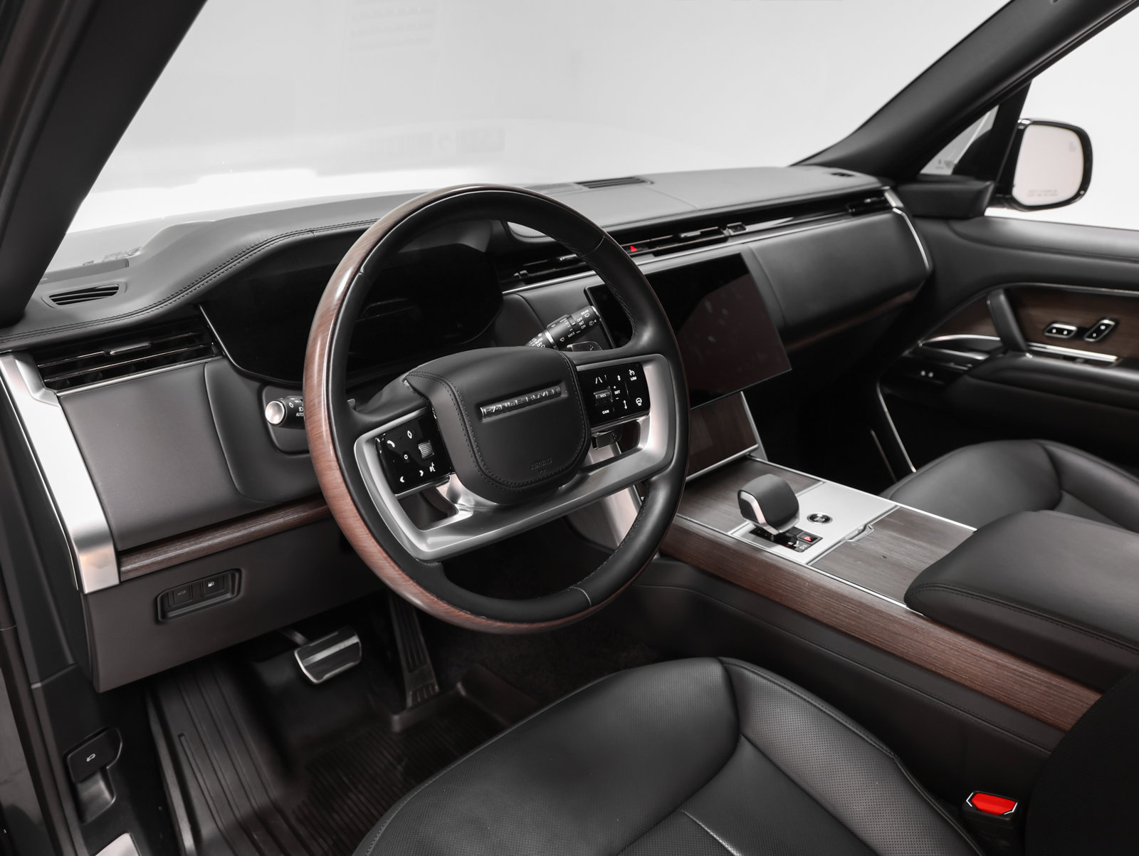 Used 2025 Land Rover Range Rover Autobiography AWD/4WD image 4