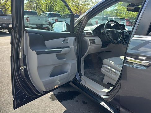 Used 2016 Honda Odyssey EX-L image 2