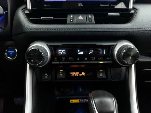 Used 2022 Toyota RAV4 XSE AWD/4WD image 25