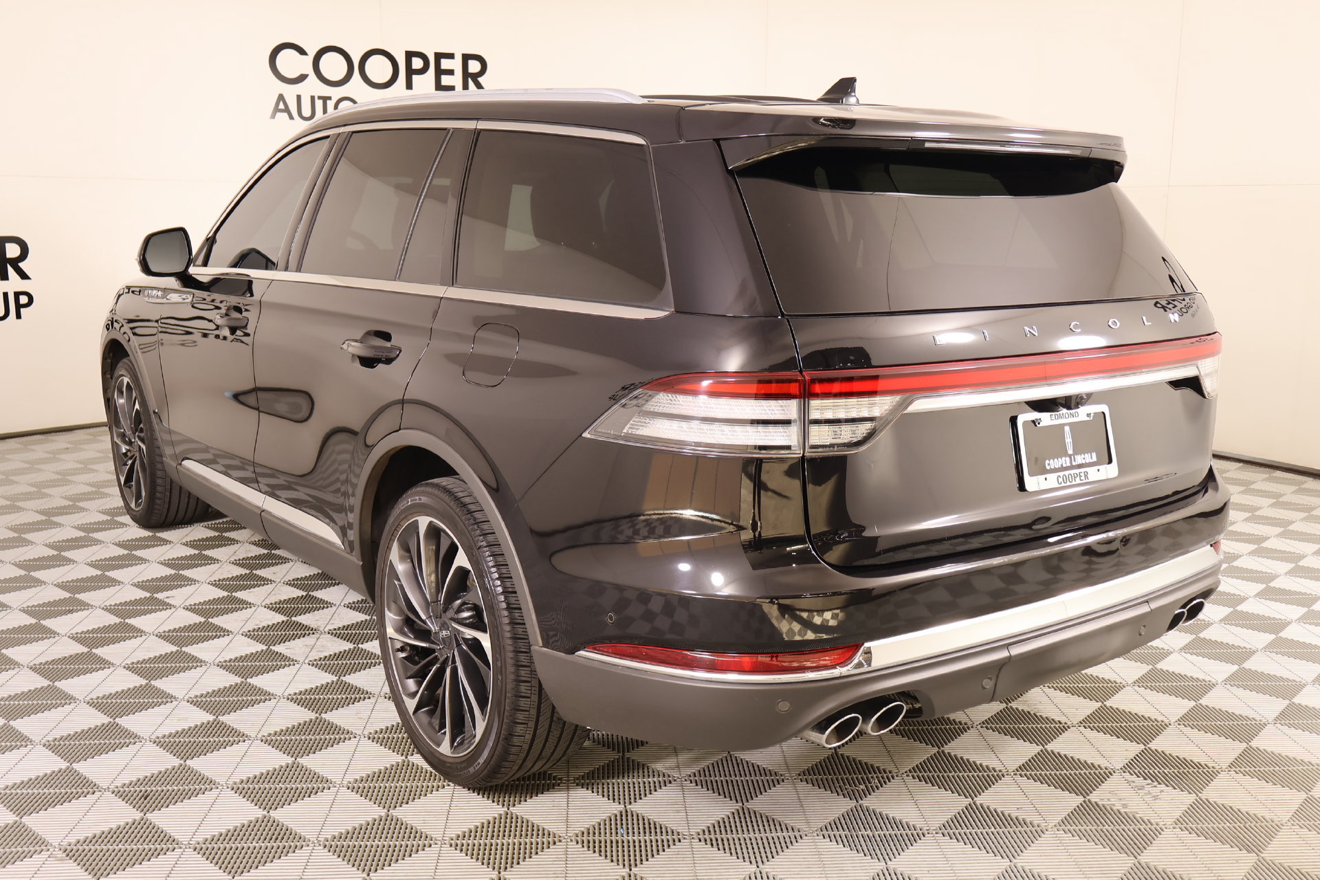Used 2022 Lincoln Aviator Reserve w/ Equipment Group 201A AWD/4WD image 25