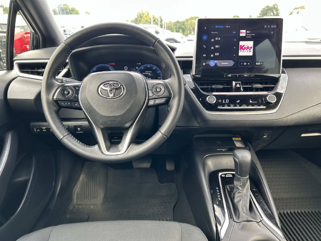 Used 2026 Toyota Corolla SE w/ SE Premium Package FWD image 17