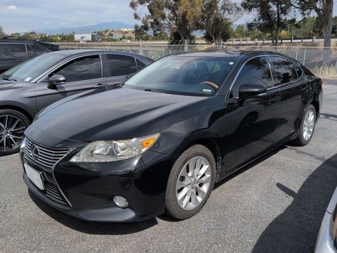 Used 2015 Lexus ES 300h w/ Premium Package w/Bamboo Trim image 1