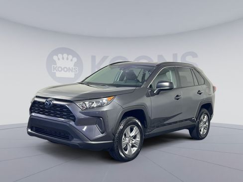 Used 2022 Toyota RAV4 LE AWD/4WD image 5