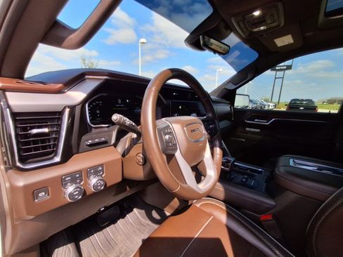 Used 2022 GMC Sierra 1500 Denali w/ Denali Reserve Package image 11