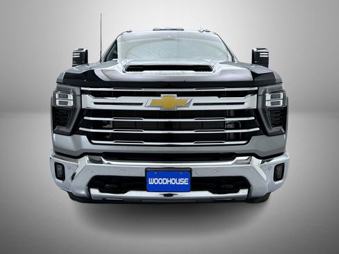 Used 2025 Chevrolet Silverado 3500 LTZ w/ LTZ Plus Package image 2
