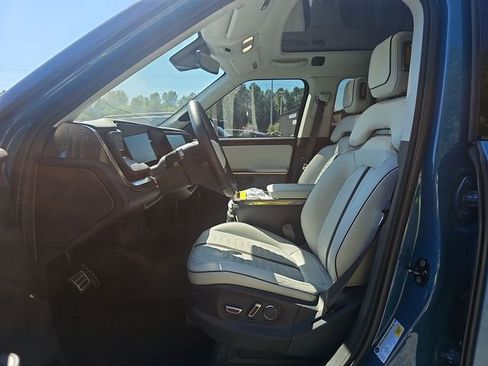 Used 2022 Rivian R1T Adventure image 3