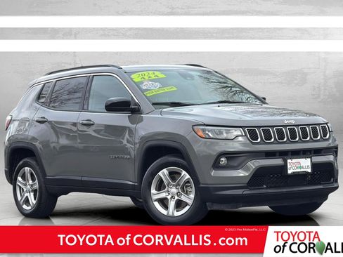 Used 2024 Jeep Compass Latitude image 1