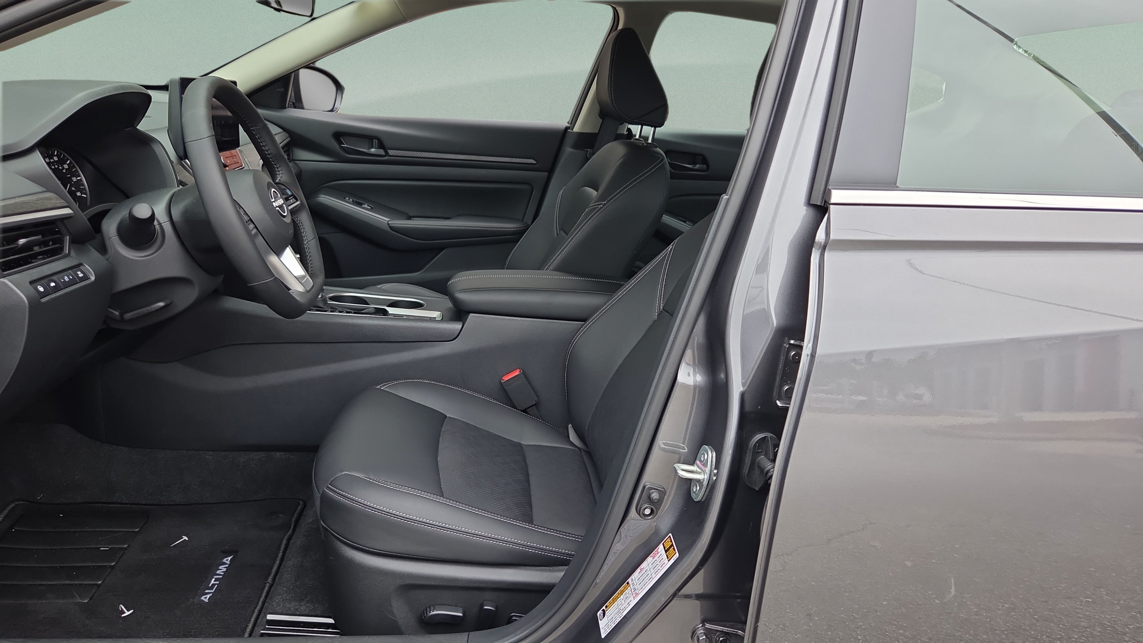 Used 2026 Nissan Altima 2.5 SV w/ SV Premium Package FWD image 9