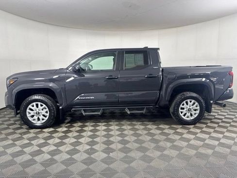 Used 2025 Toyota Tacoma SR5 AWD/4WD image 7