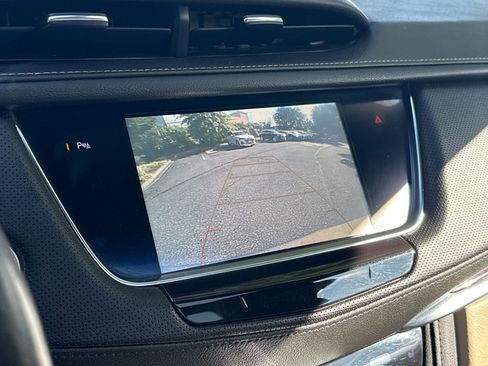 Used 2018 Cadillac XT5 Luxury w/ Driver Awareness Package image 32