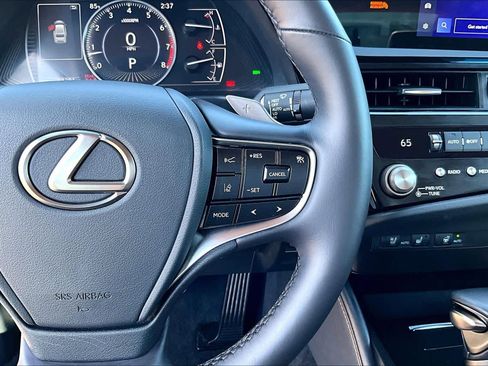 Used 2025 Lexus ES 350 w/ Premium Package image 23