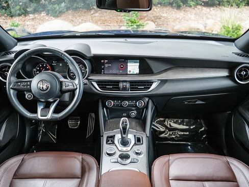 Used 2022 Alfa Romeo Stelvio Ti AWD/4WD image 12
