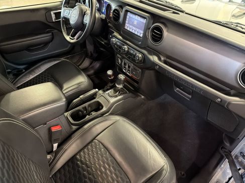 Used 2021 Jeep Wrangler Sport AWD/4WD image 16