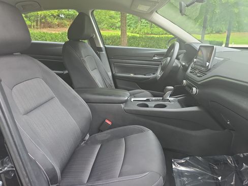 Used 2019 Nissan Altima 2.5 S FWD image 10