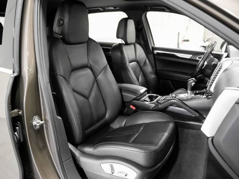 Used 2012 Porsche Cayenne image 25