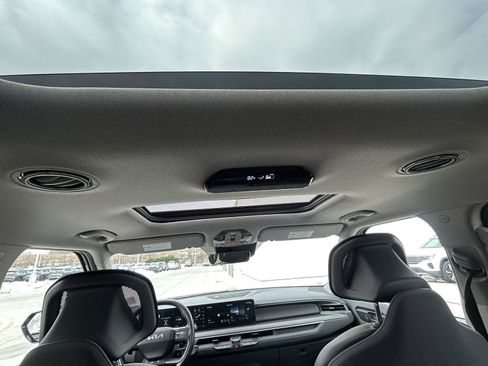 Used 2024 Kia EV9 Wind image 24