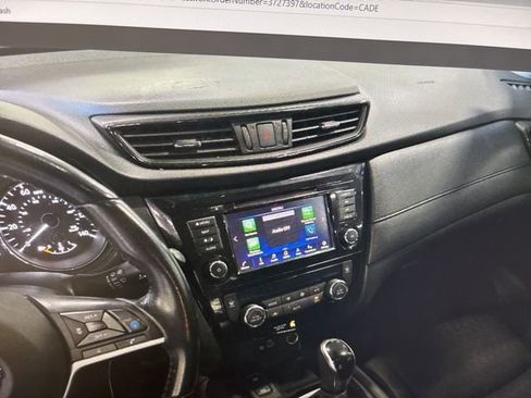 Used 2019 Nissan Rogue SV w/ Premium Package image 11
