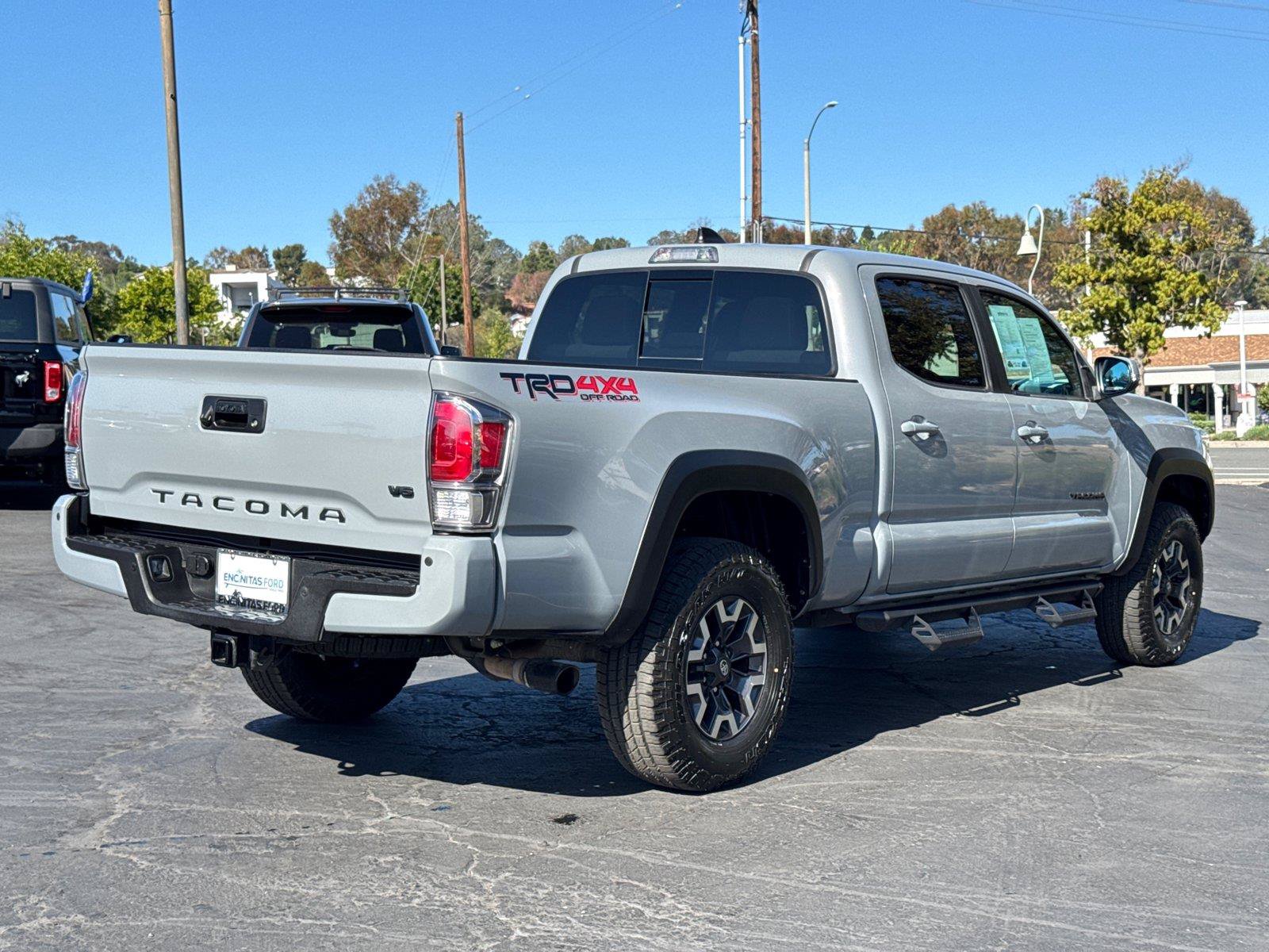 Used 2020 Toyota Tacoma TRD Off-Road w/ Technology Package AWD/4WD image 13
