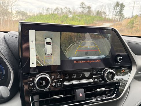 Used 2023 Toyota Highlander Limited image 30