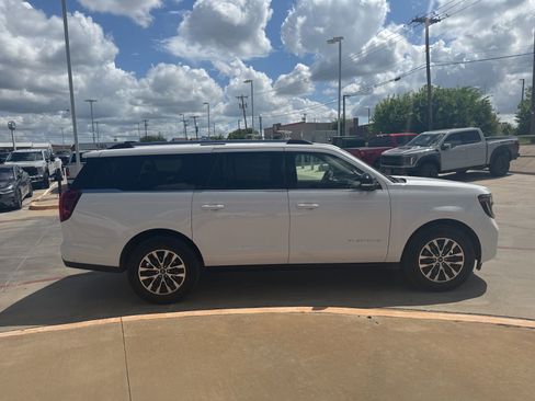 Used 2025 Ford Expedition Max Platinum image 4