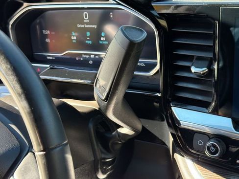 Used 2024 Chevrolet Silverado 2500 LT image 16