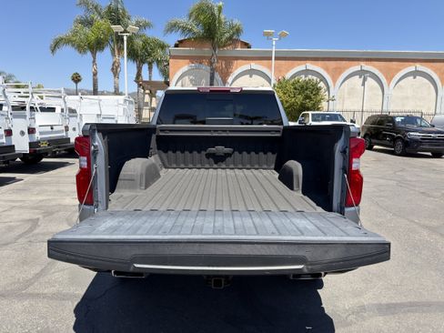 Used 2024 Chevrolet Silverado 1500 LT Trail Boss w/ Convenience Package II AWD/4WD image 17