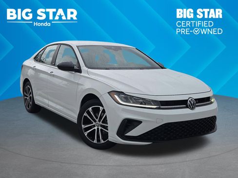 Used 2025 Volkswagen Jetta Sport FWD image 1