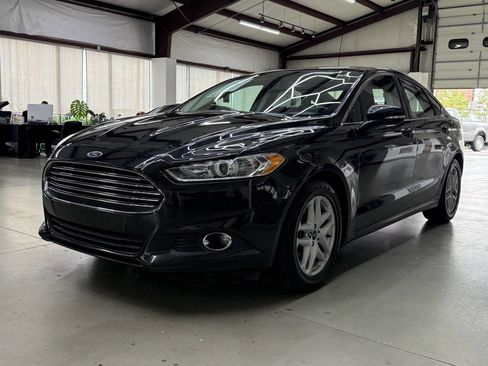 Used 2013 Ford Fusion SE FWD image 5