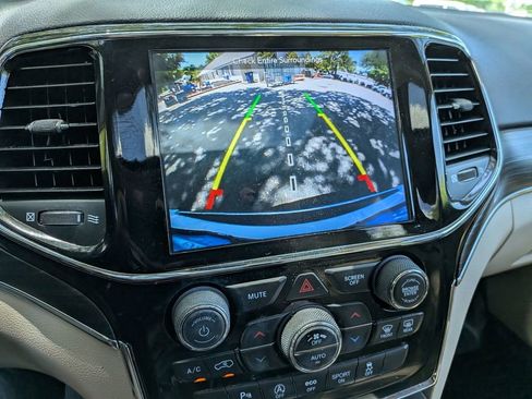 Used 2019 Jeep Grand Cherokee Limited w/ Trailer Tow Group IV image 25