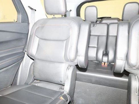 Used 2022 Ford Explorer XLT w/ Equipment Group 202A image 12