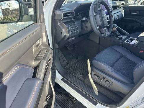 New 2025 Toyota 4Runner 4WD image 10