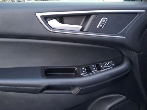 Used 2020 Ford Edge SEL w/ Convenience Package image 12