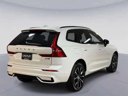 Used 2025 Volvo XC60 B5 Plus AWD/4WD image 10