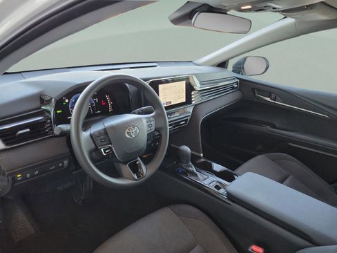 Used 2025 Toyota Camry LE image 34