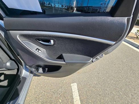 Used 2016 Hyundai Elantra GT image 34