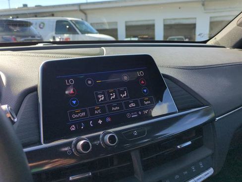 Used 2022 Cadillac CT4 Luxury image 32