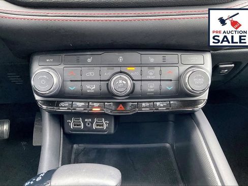 Used 2025 Dodge Durango GT AWD/4WD image 33