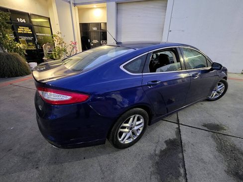 Used 2013 Ford Fusion SE FWD image 3