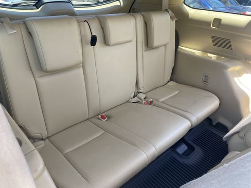 Used 2019 Toyota Highlander XLE w/ Carpet Mat Package (TMS) FWD image 15