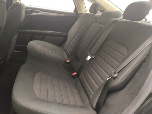 Used 2020 Ford Fusion SE FWD image 18