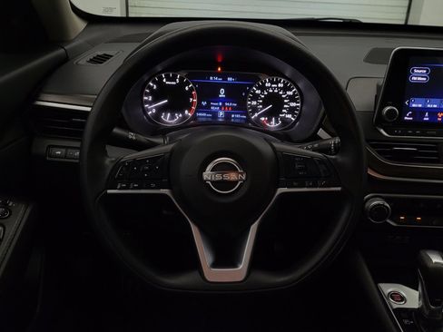 Used 2024 Nissan Altima 2.5 SV FWD image 22