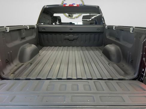 Used 2017 Chevrolet Silverado 1500 LT w/ Midnight Edition AWD/4WD image 17