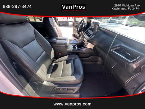Used 2023 Chevrolet Suburban LT image 20