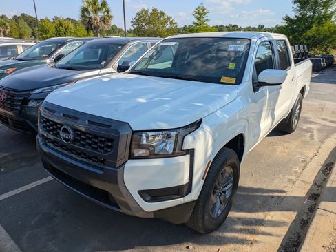 Certified 2025 Nissan Frontier SV RWD image 6