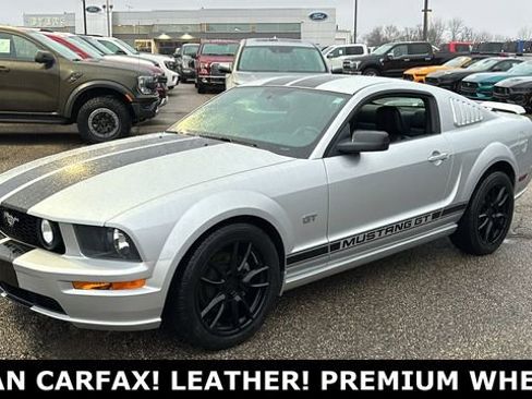 Used 2005 Ford Mustang GT Premium image 33