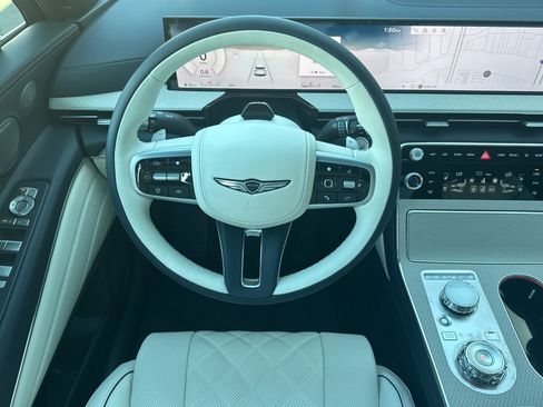 New 2025 Genesis GV80 3.5T Prestige image 14