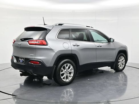Used 2016 Jeep Cherokee Latitude w/ Safety/Convenience Group AWD/4WD image 5