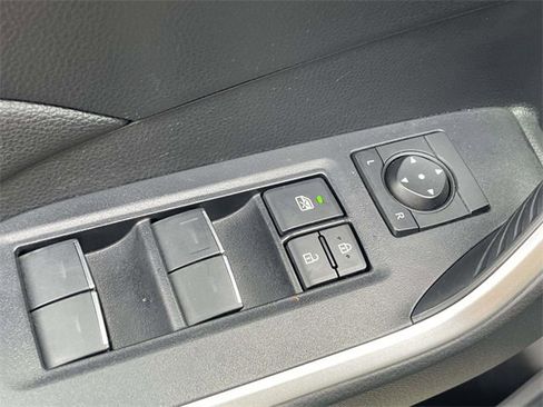 Used 2023 Toyota RAV4 SE image 27