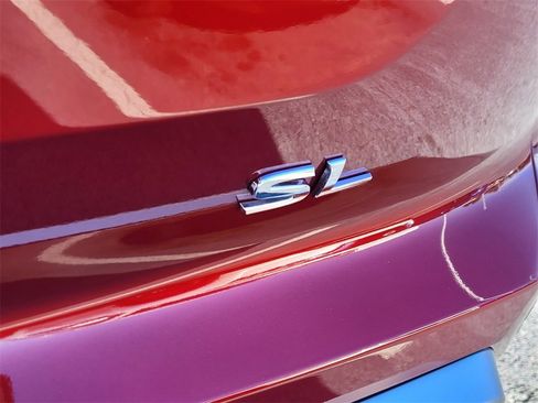 Used 2025 Nissan Pathfinder SL image 9